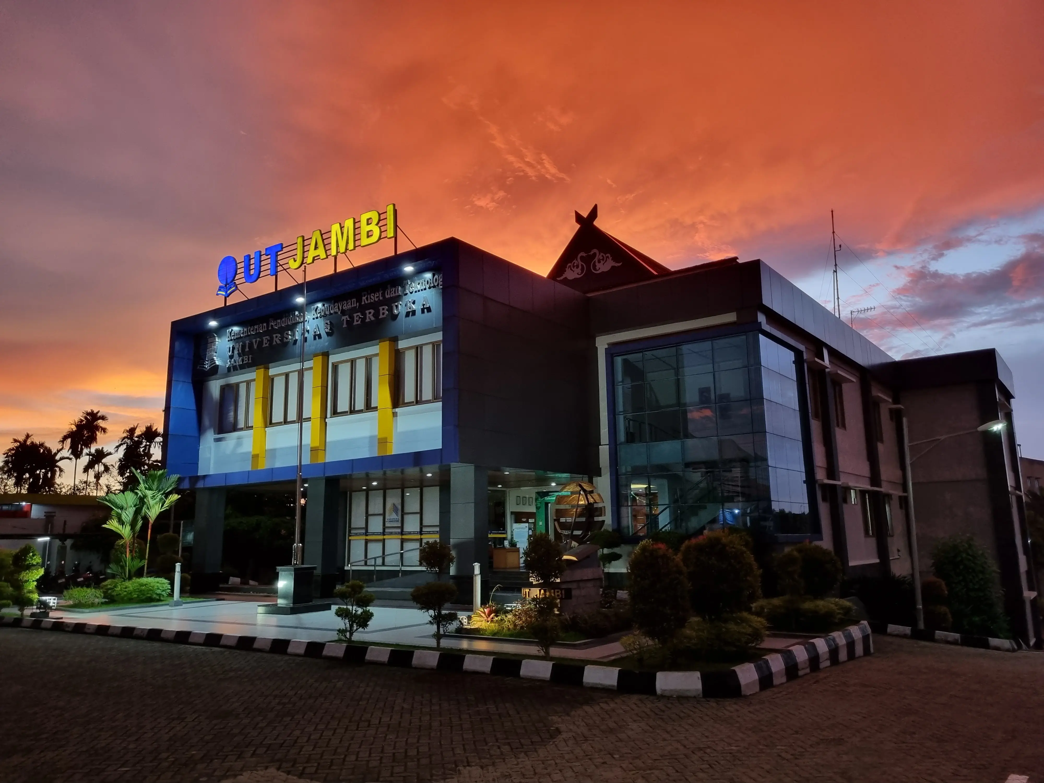 Foto Gedung Universitas Terbuka Jambi saat ini